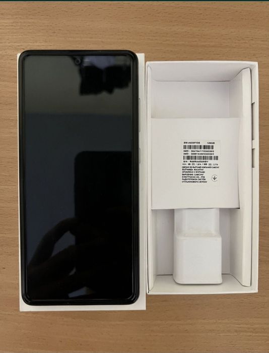 Samsung Galaxy A52 sotiladi 128Gb.