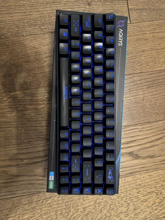 Tastatura Gaming RGB Aqirys Mira