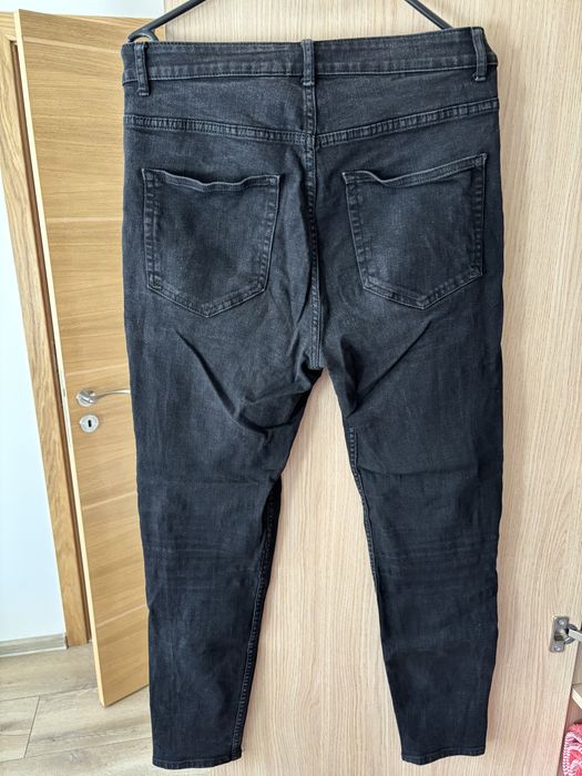 Продавам панталони и дънки