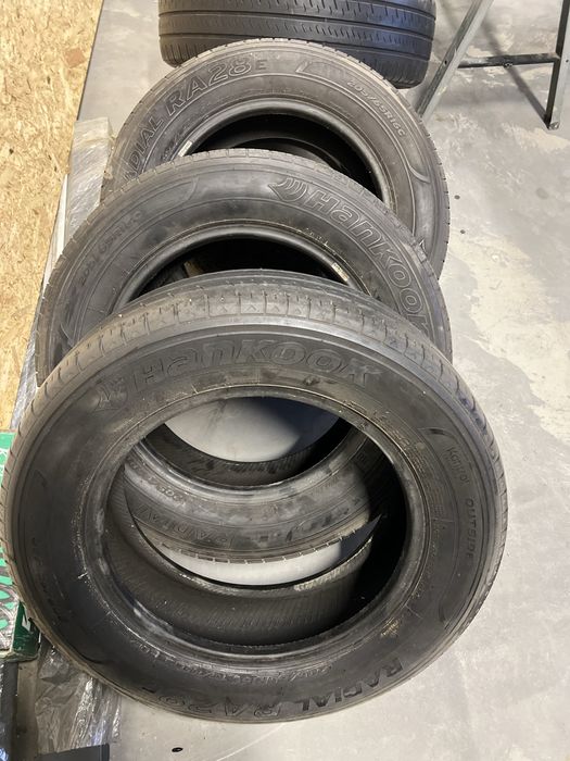 Vând anvelope de vară Hankook R16C