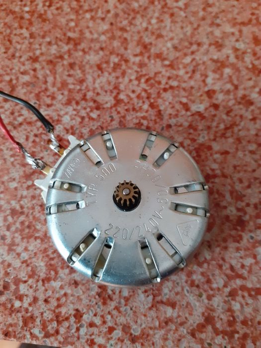 Motoras 220-240V,50/60 hz