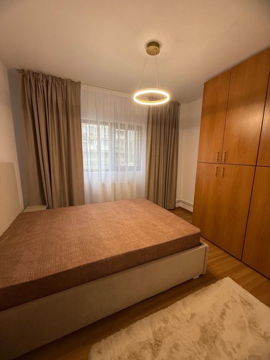 Apartament de inchiriat 3 camere ! Ultracentral ! Vis-a-vis Parâng!