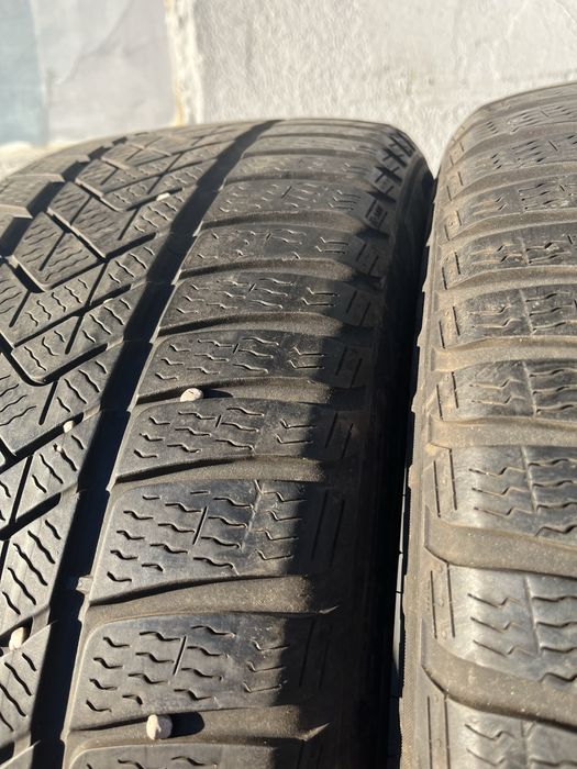 2 бр. зимни гуми 235/45/18 Pirelli DOT 4019 5,5 mm