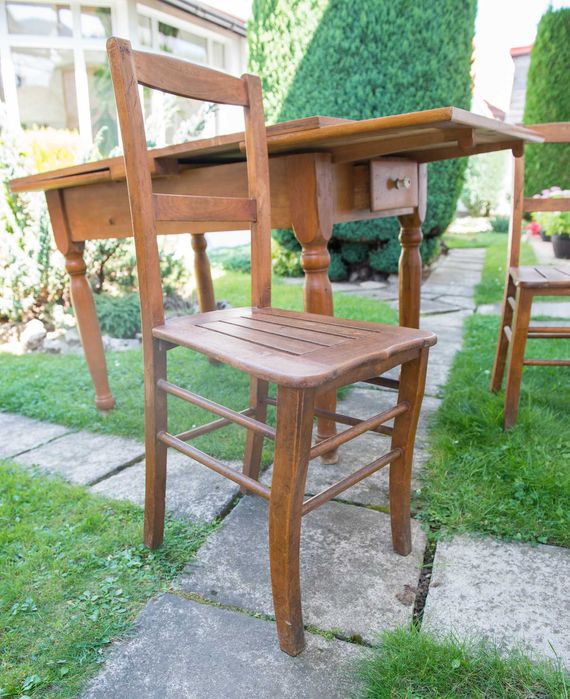 Masă din lemn extensibilă 8 persoane cu șase scaune