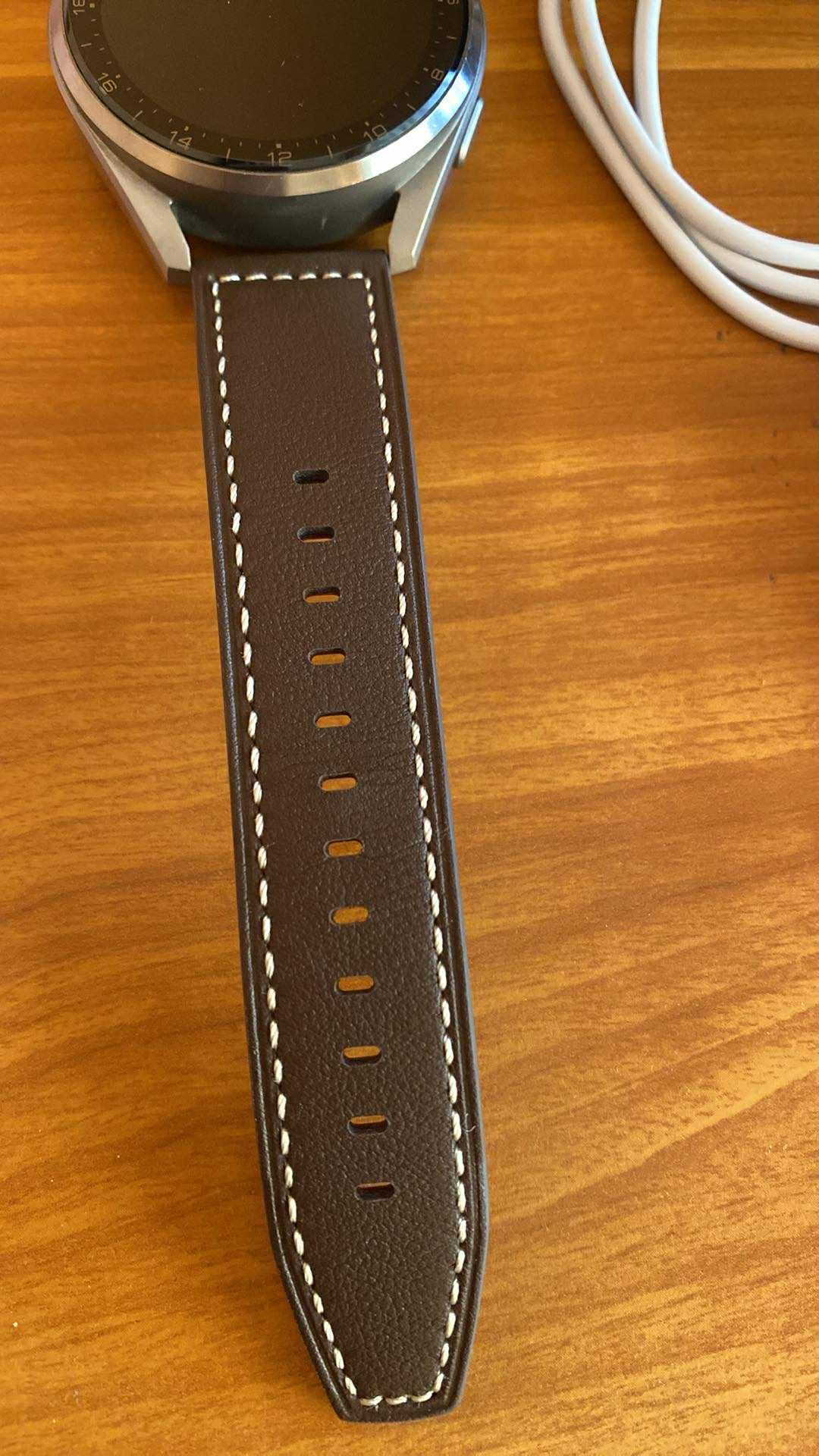 Продавам Смарт часовник Huawei 3 Pro само за 199 лв!