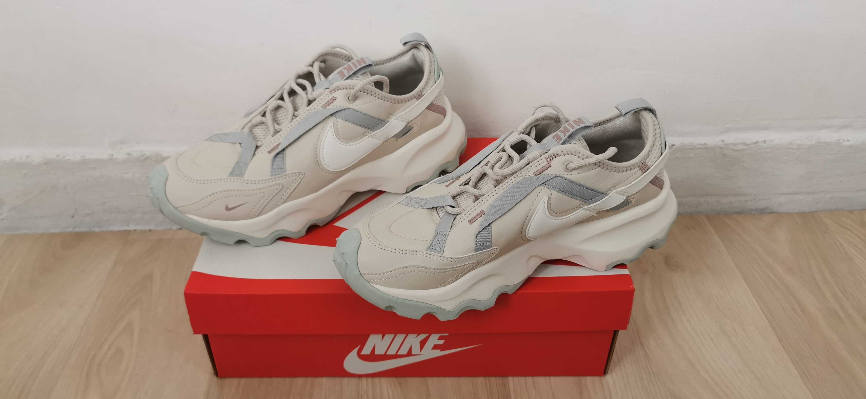 Дамски маратонки NIKE TC 7900 LT OREWOOD BRN/SAIL