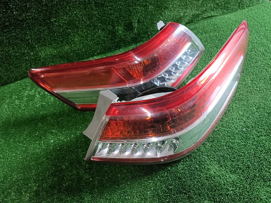 Оригинальные задний фонарь ( стоп фары ) от Toyota Camry 40, диодовые