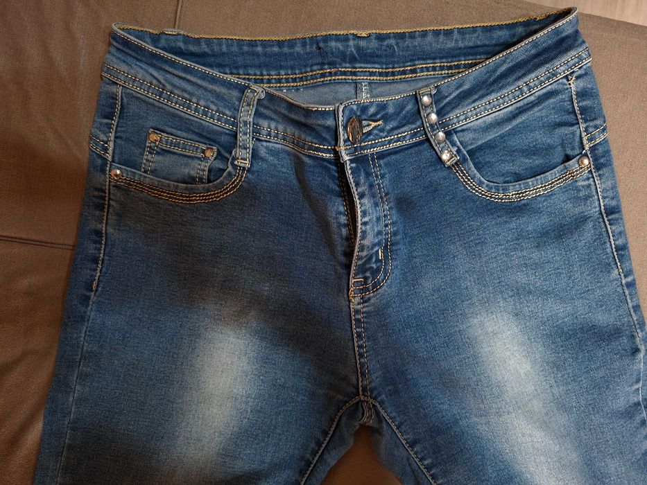 Дамски дънки размер Л