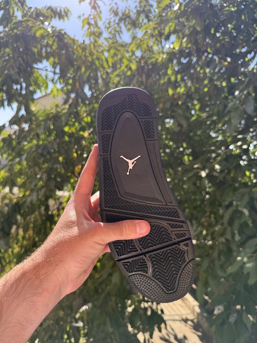 Jordan 4 Black Cat, marimea 39, 43, 44, citeste descrierea