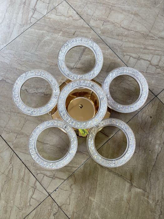 Liustralar keldi juda chiroyli kurinishi