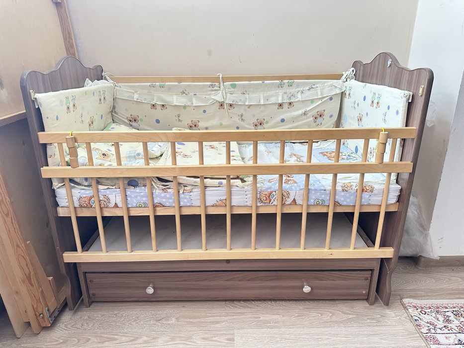 Детская кроватка