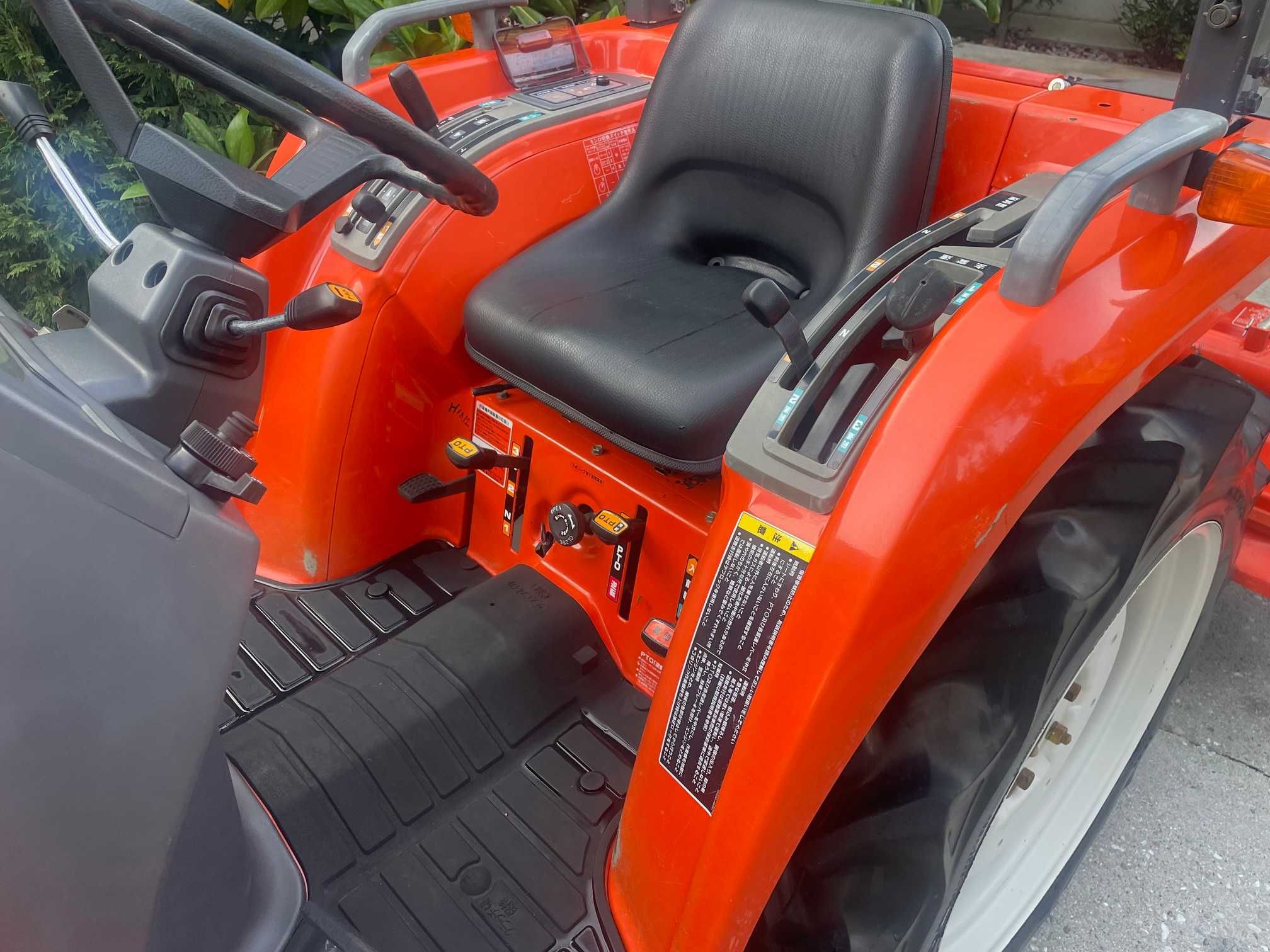 Tractor japonez Kubota T-22-4X4, 22CP
