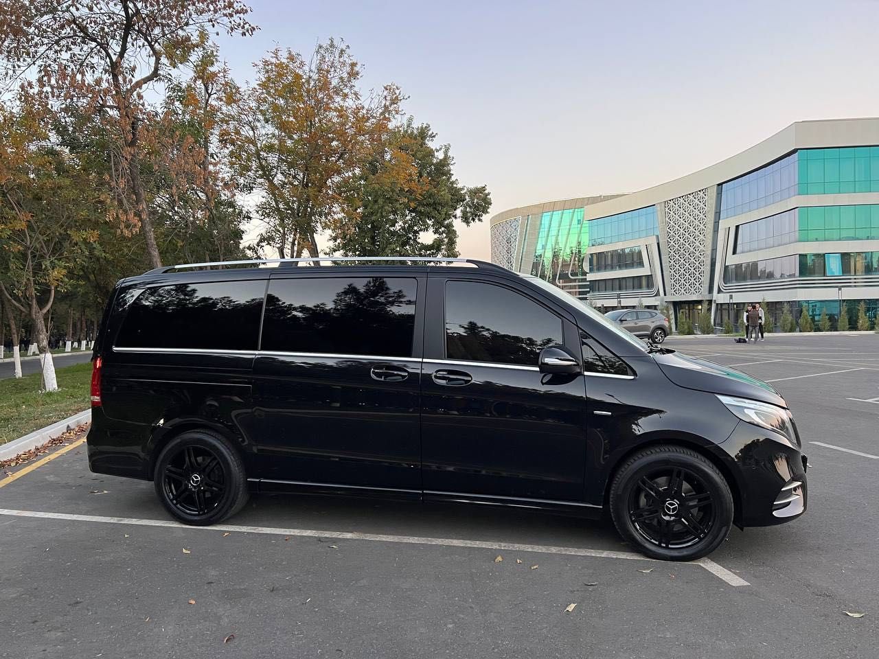 Mercedes Viano 2015 srochna sotiladi