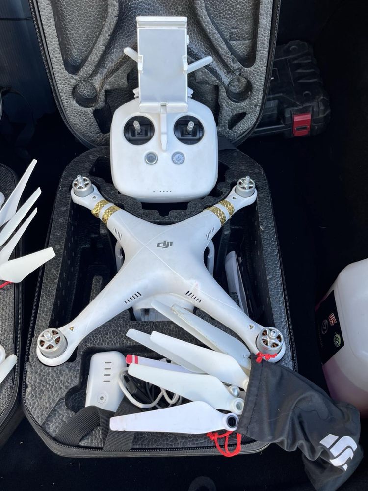 Два дрона dji phantom 3 advanced