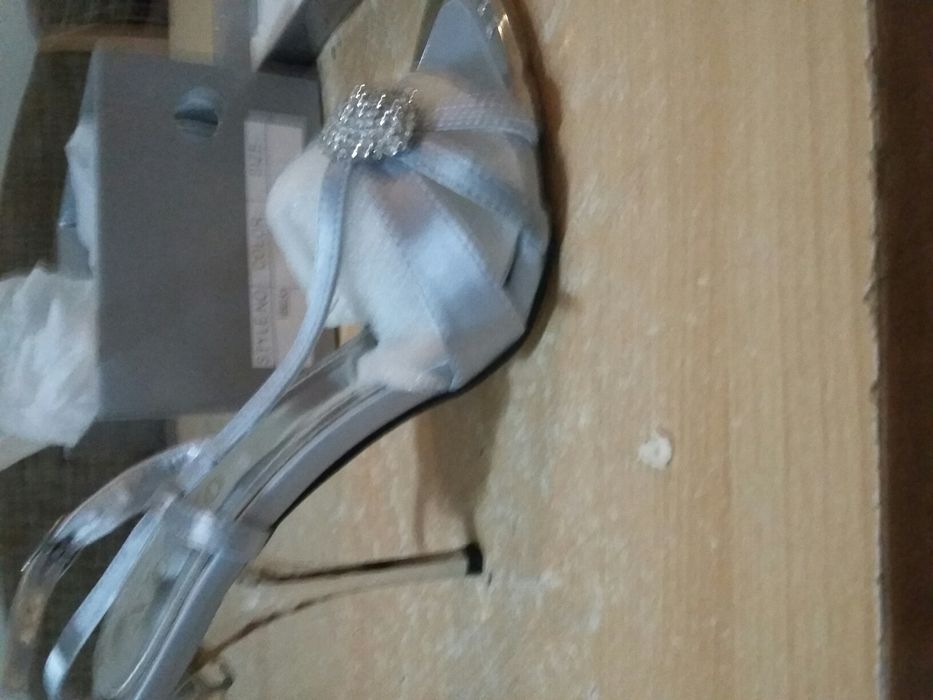 Vănd sandale dr ocazie din mătase cu broșă din strasuri