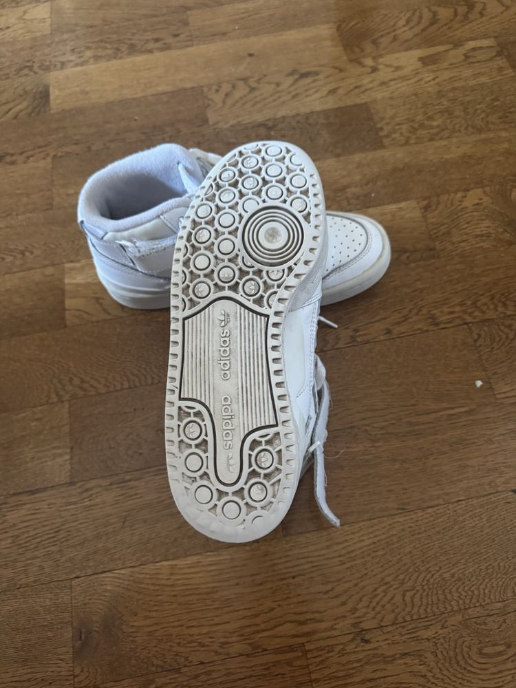 Маратонки Adidas