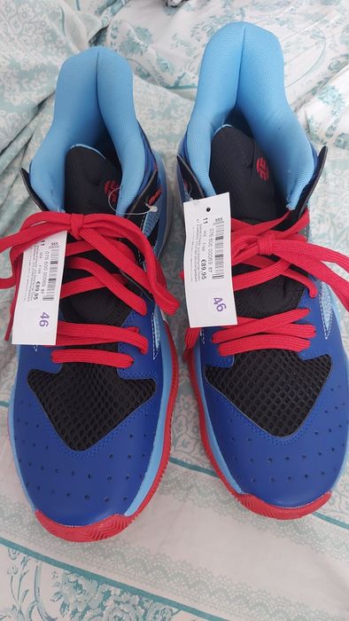 Adidasi nr 46  ,noi cu eticheta