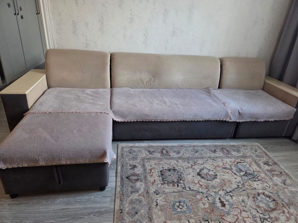 Диван угловой б/у продается, состояние хорошее,