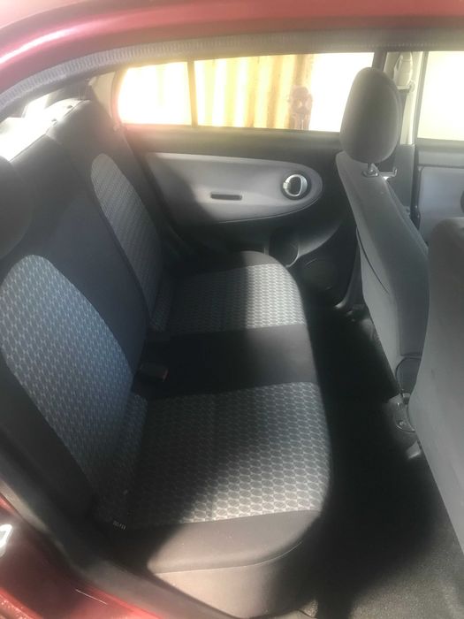 Automobil Daihatsu Trevis 2008