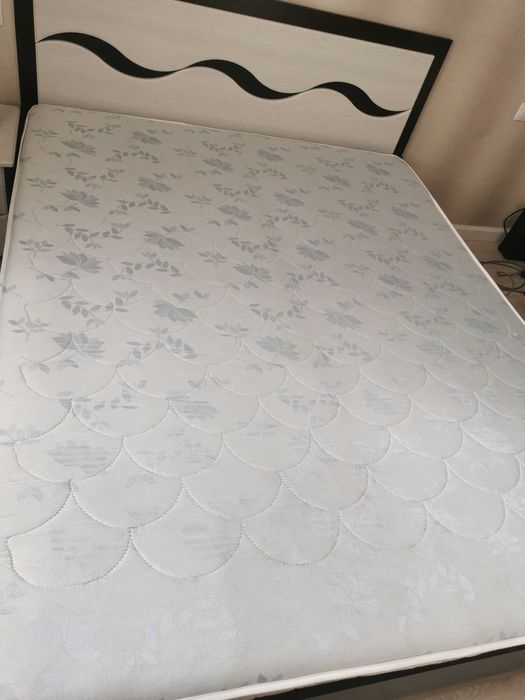 Матрас 160 на 200 см даром