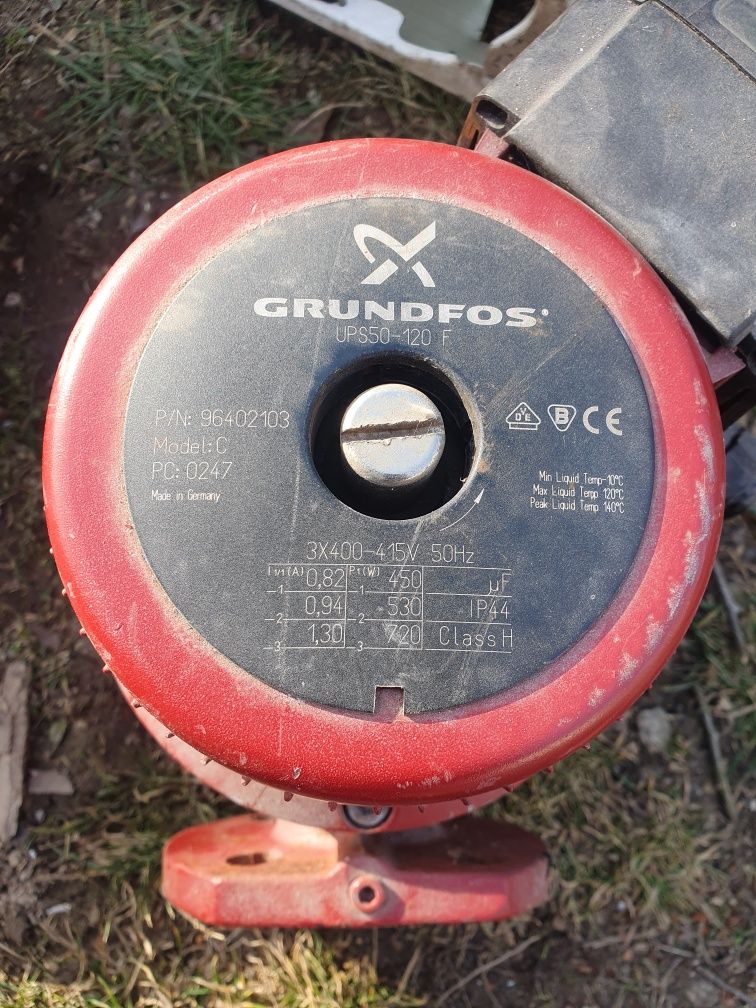 Pompa EBARA,noua și pompa Grundfos 2 buc.