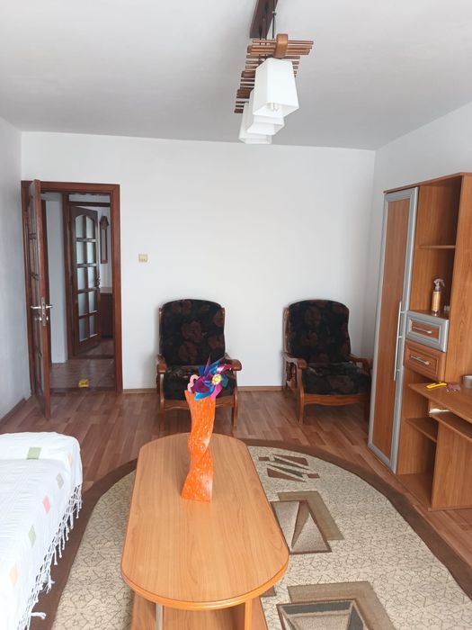 Apartament 2 camere decomandat zona hotel Traian