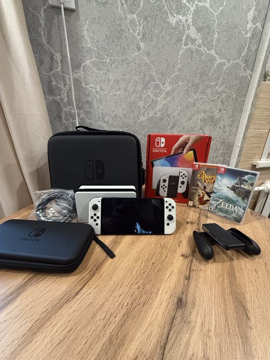 Nintendo Switch OLED + игры Zelda и It Takes Two