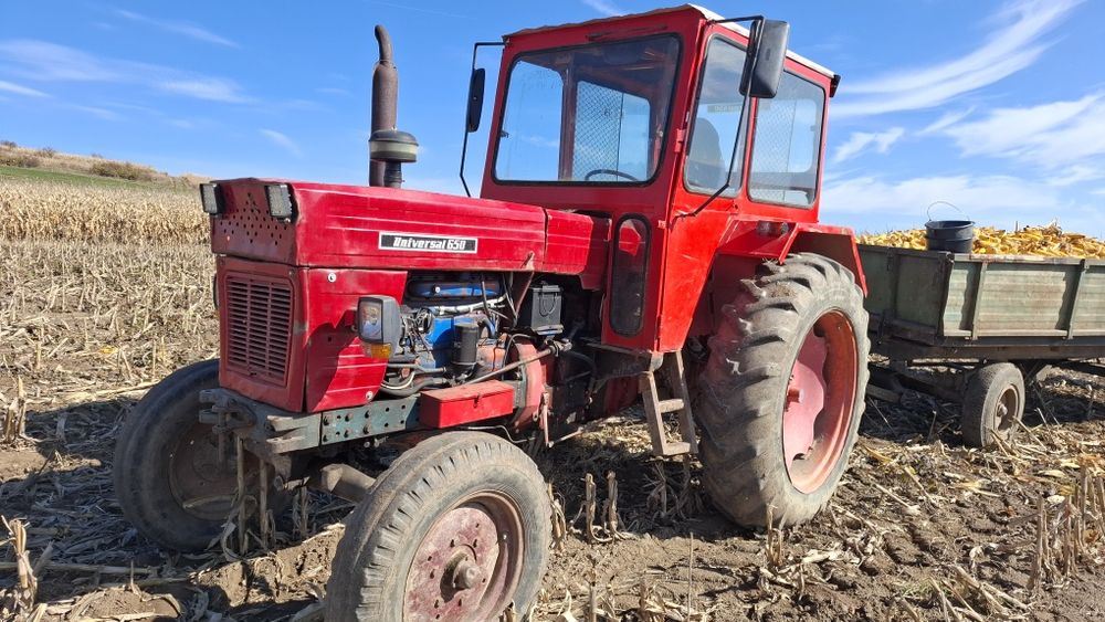 Vând tractor 650