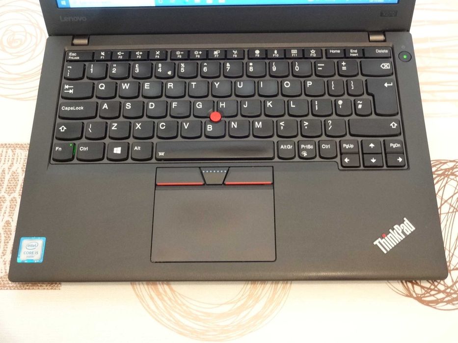 Лаптоп Lenovo ThinkPad X270 i5-6300U 2.40GHz/RAM 8GB/SSD 256GB/HDMI