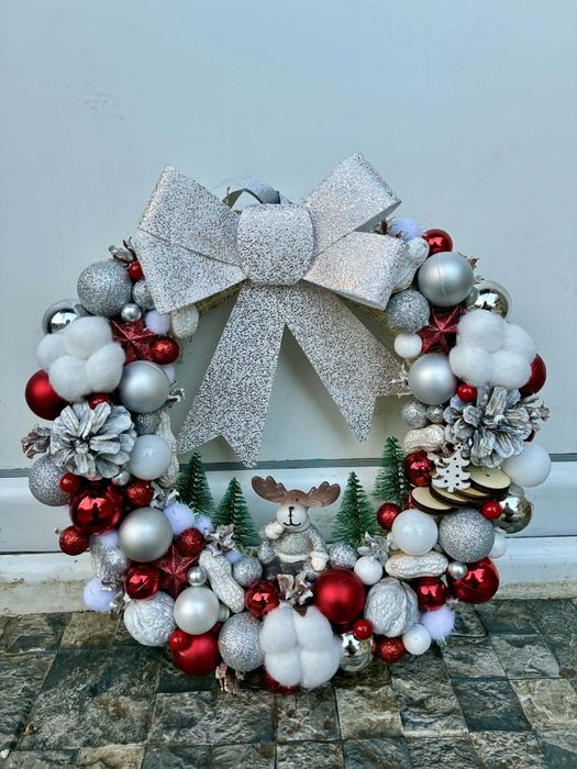 Coronita și ornamente de Craciun