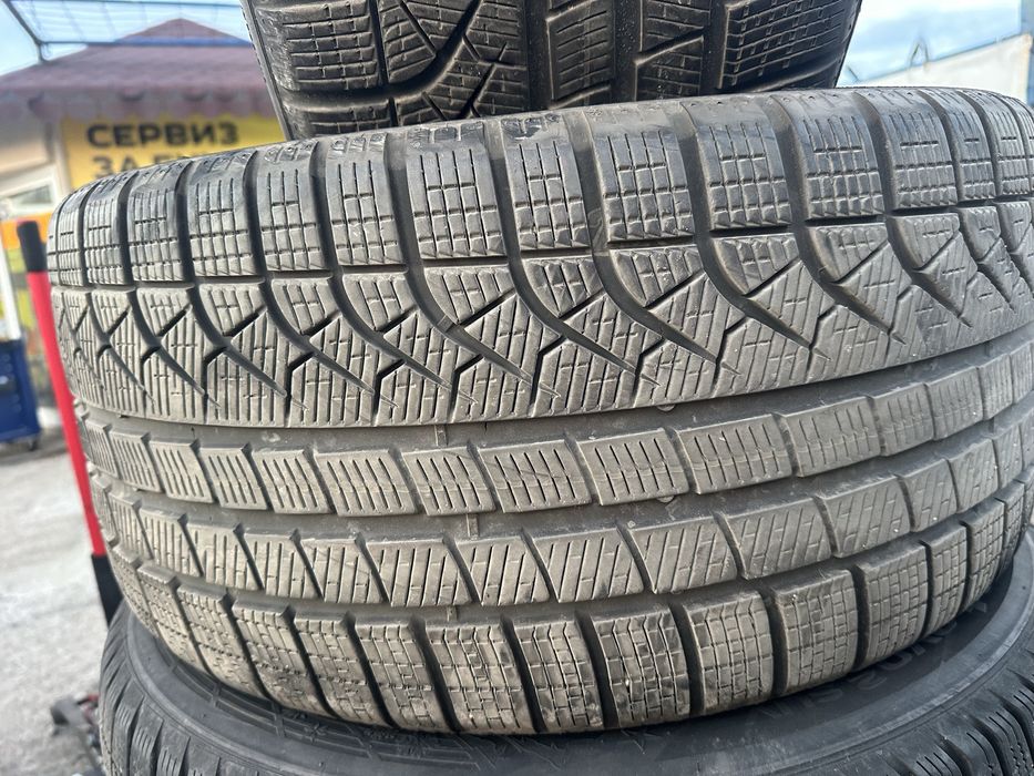 275/40/19-Pirelli