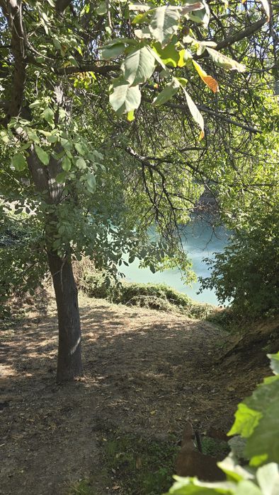 Продаётся дом 10.3 сотки возле реки Бозсув,в городе