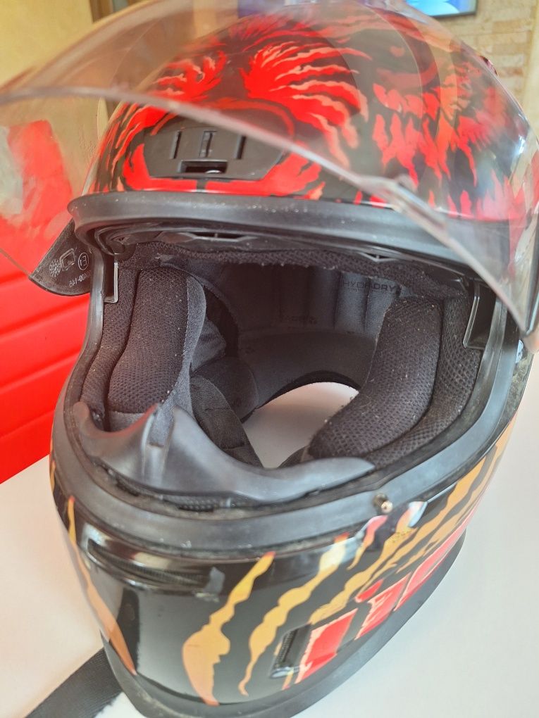 Продавам Каска ICON AIRFORM и ръкавици AGV sport