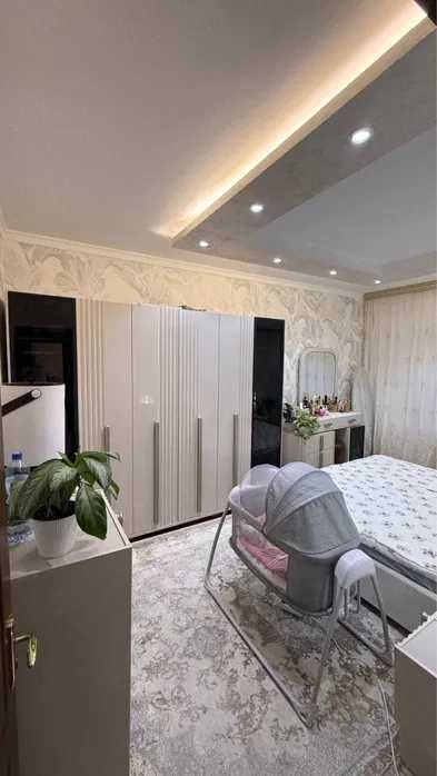 Продается 4х комнатная квартира, Район Сергели 8, Кафе Жиз-Биз, 0837