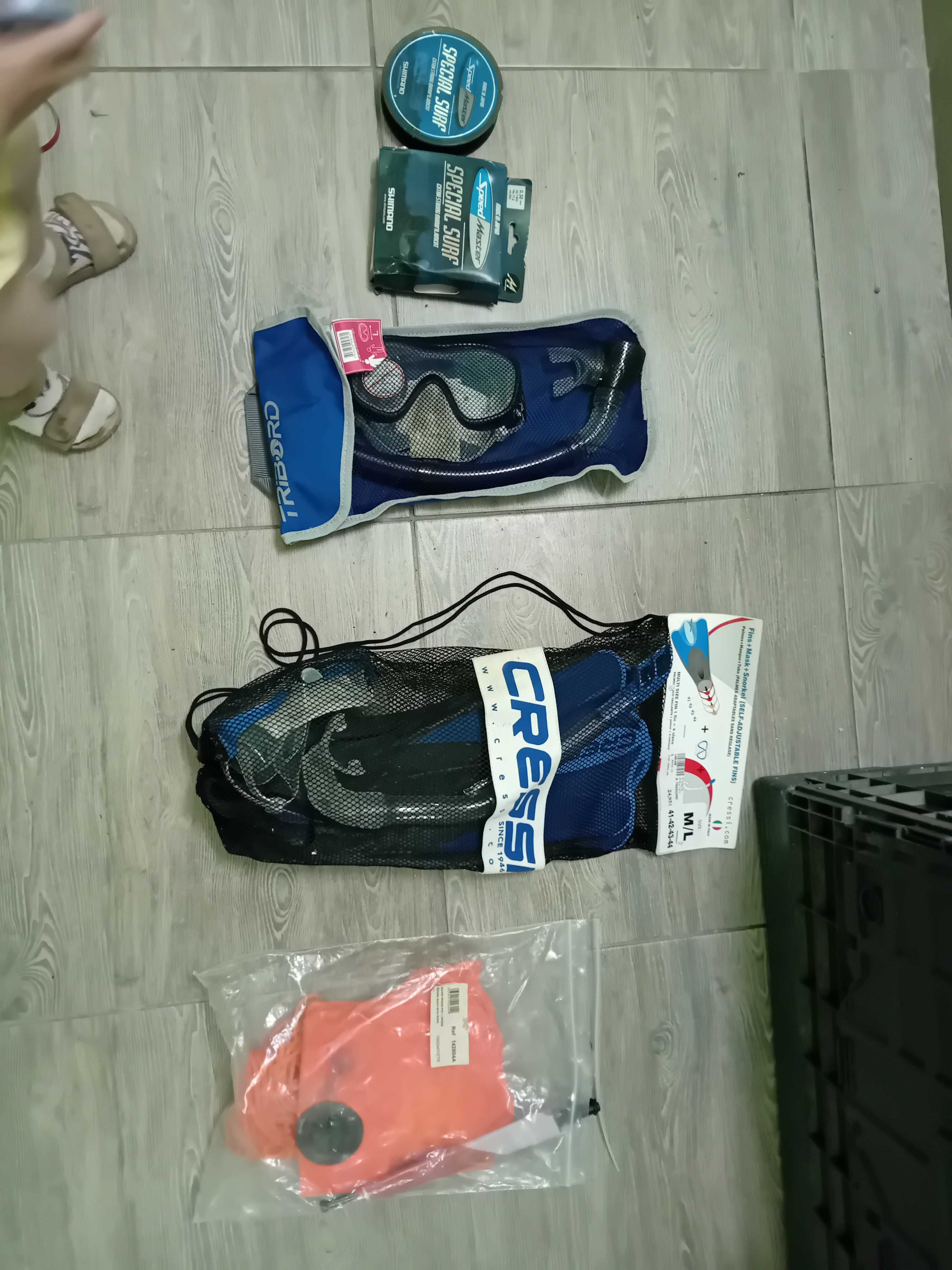 Vând echipament pentru scufundari, nou cu eticheta
