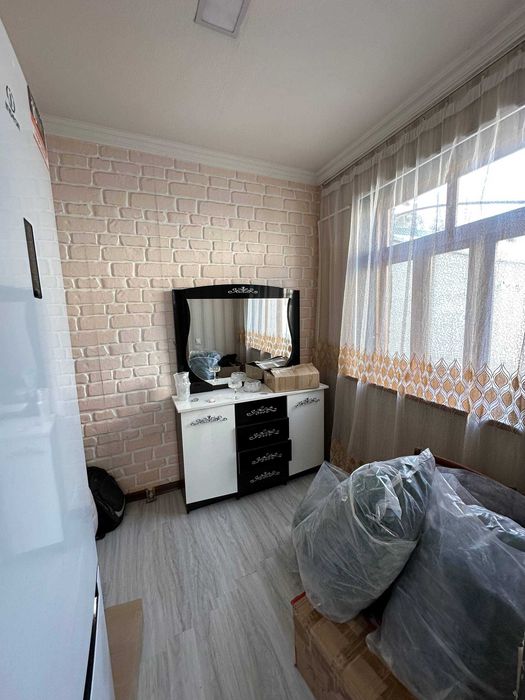 шахар марказида 4 хонали 2,5сотокдан иборат булган ховли сотилади