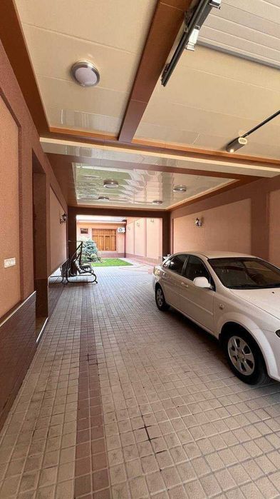 Продаётся дом на 6 сотках Центр Луначарского. Улица Темура Малика