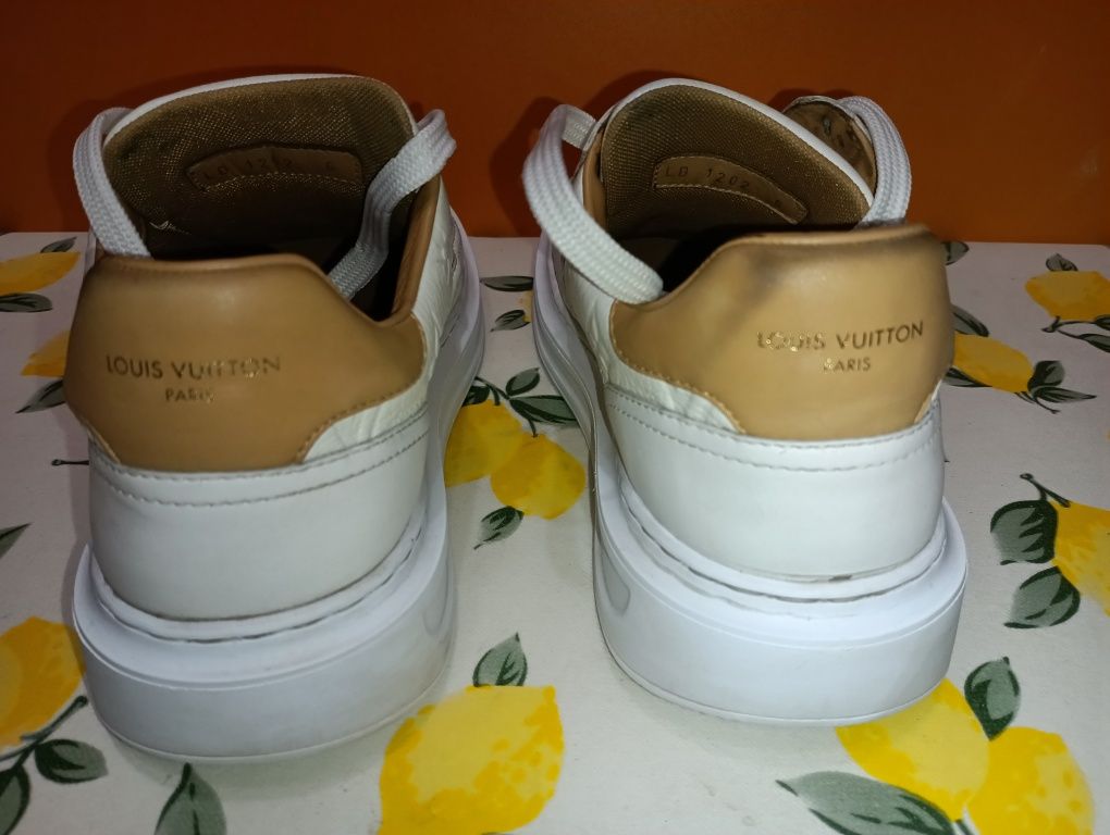 Louis Vuitton Paris N 40 - 150 лв