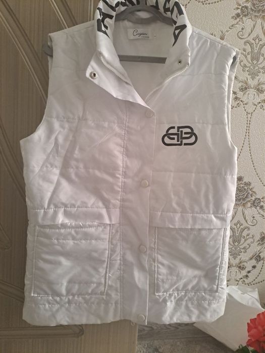 Нимча сотилади жуда чиройли ва арзон