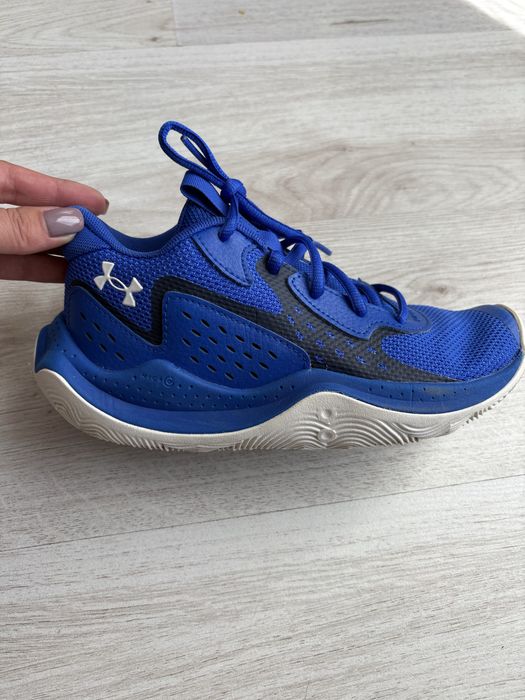 Обувки за момче Nike. Обувани 1 - 2 пъти. Много запазени………………………………..