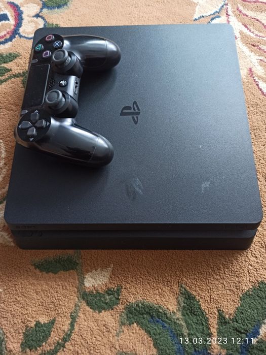 продам PS 4 slim