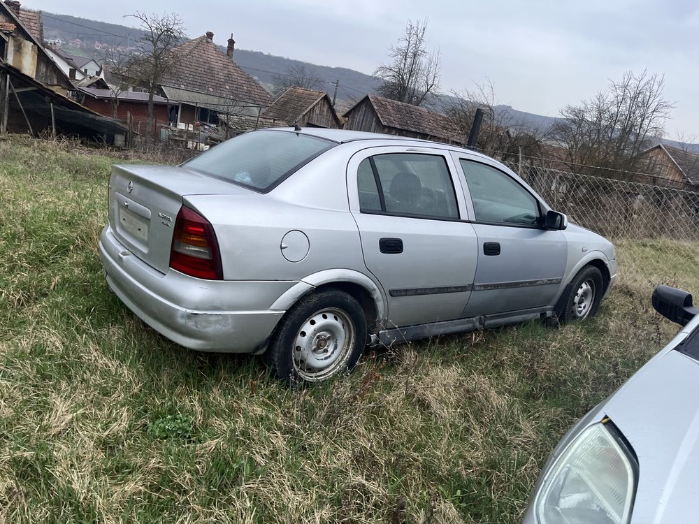Piese opel astra 1,6 i