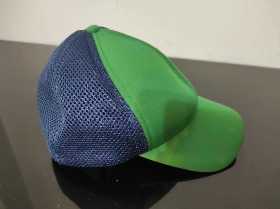 Нова шапка с козирка на Heineken CL