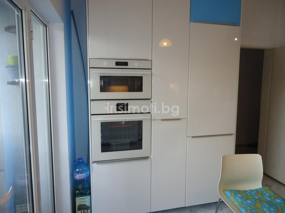 Продава тристаен, €410000, 169кв.м. в Идеален център