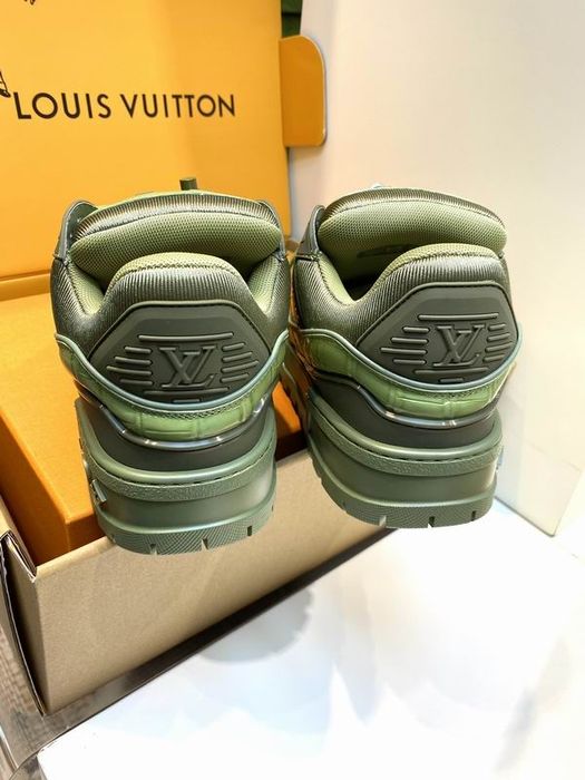 Louis Vuitton adidași noi originali