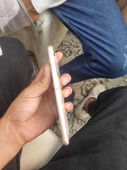 Iphone 8 plus 74 yomkis hama joyi radnoy 64 xotira