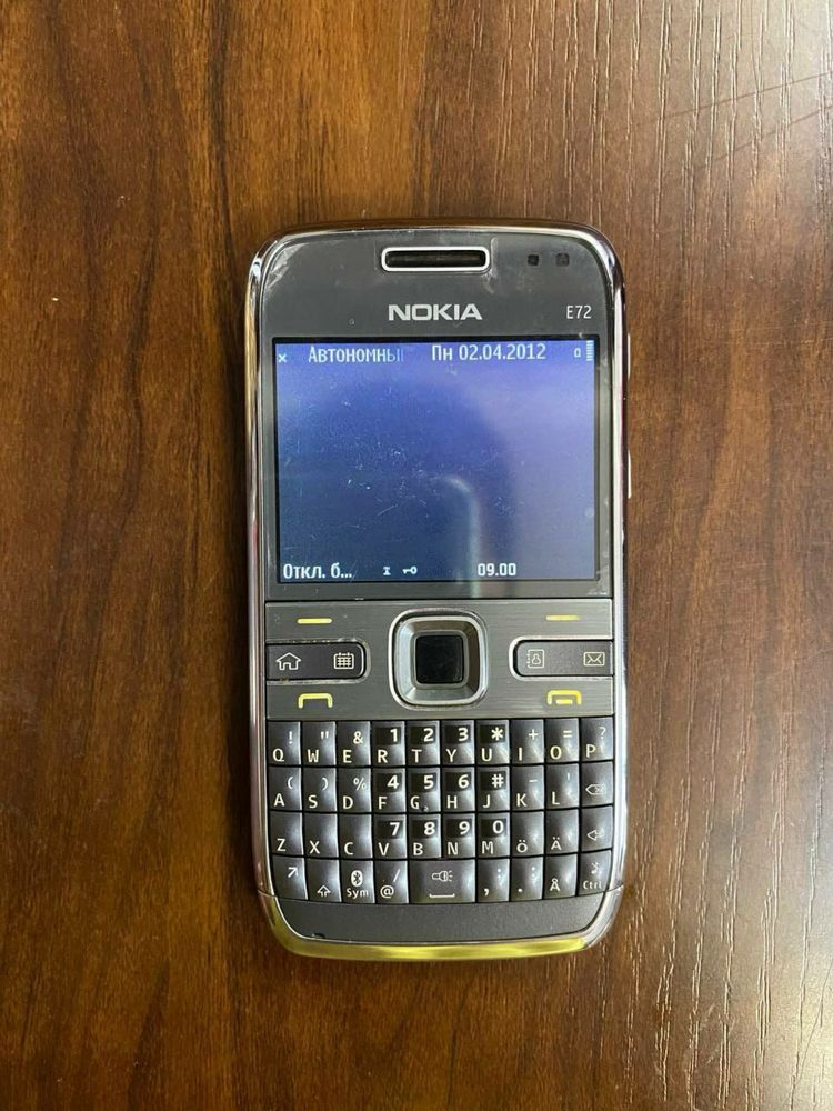 Nokia E72