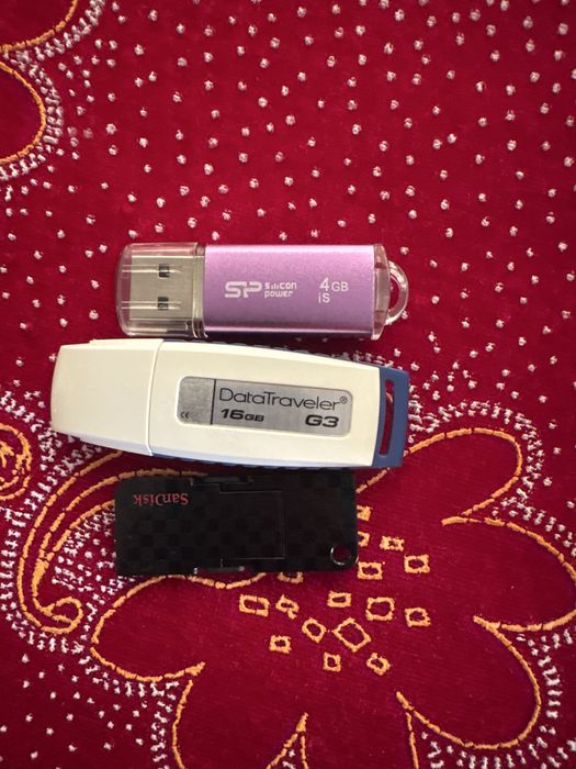 Флешки 16 gb, 8gb, 4gb