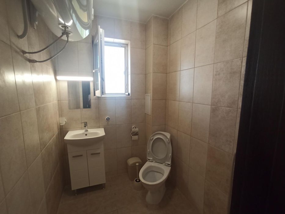 Дава се под наем Едностаен апартамент в Пловдив, Остромила - 52 кв.м за 240 € - Снимка #3