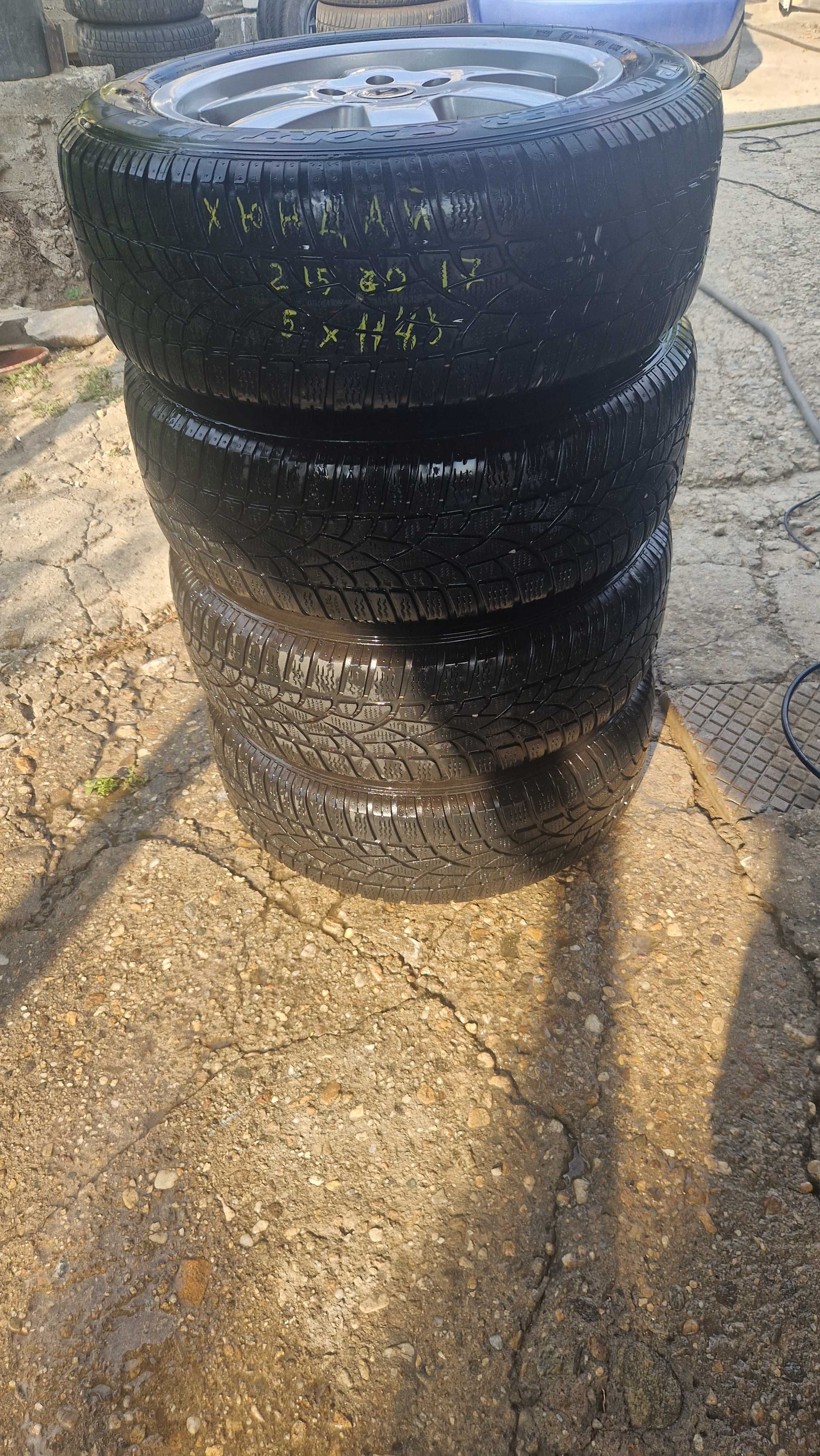 Джанти със зимни гуми за ХЮНДАЙ 215/60/17  7,5J×17  ET40  5×114,3
